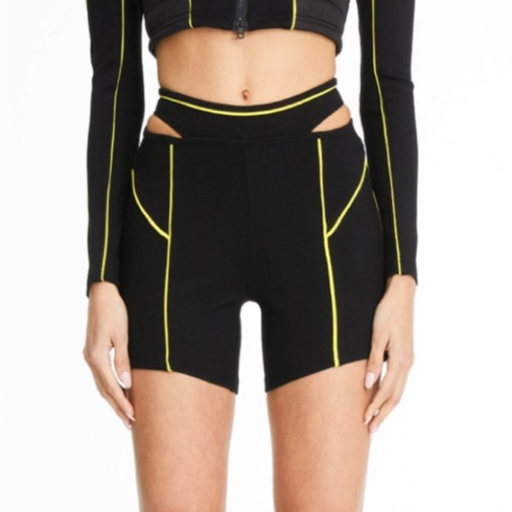 I AM GIA LUNA SHORT (NWT)